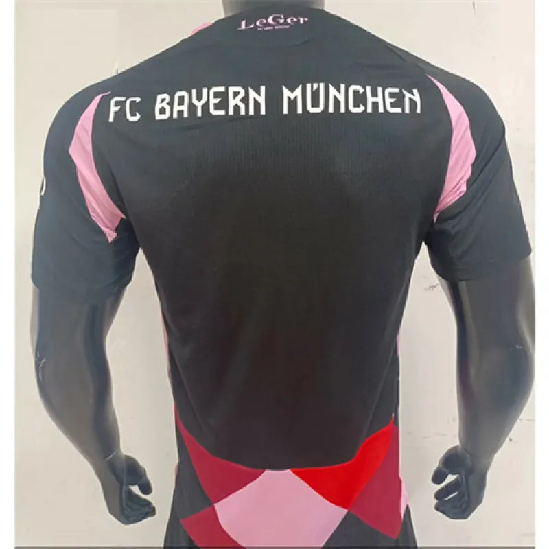 Maglione dei giocatori della Bayern Munich 2024/25 - Rosso