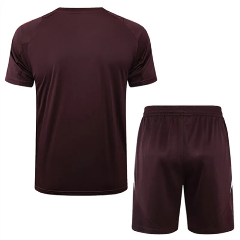 Jersey et shorts de training marron du Bayern Munich 2024/25