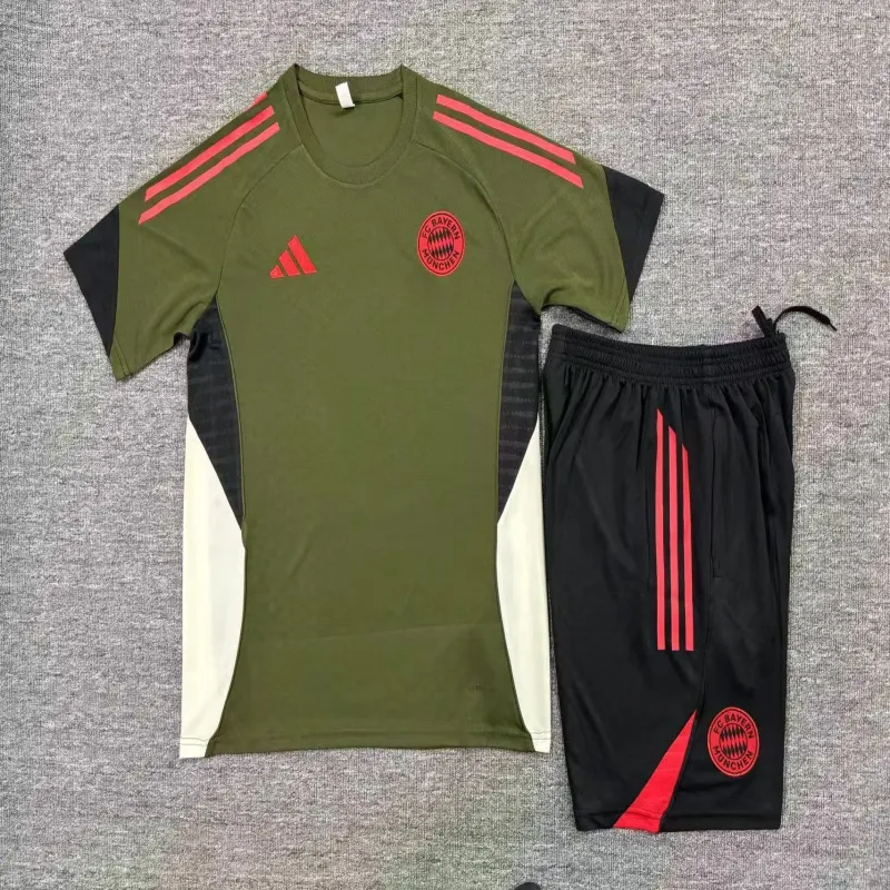 Bayern Munich 2025/26 Ensemble Entraînement Enfan vert