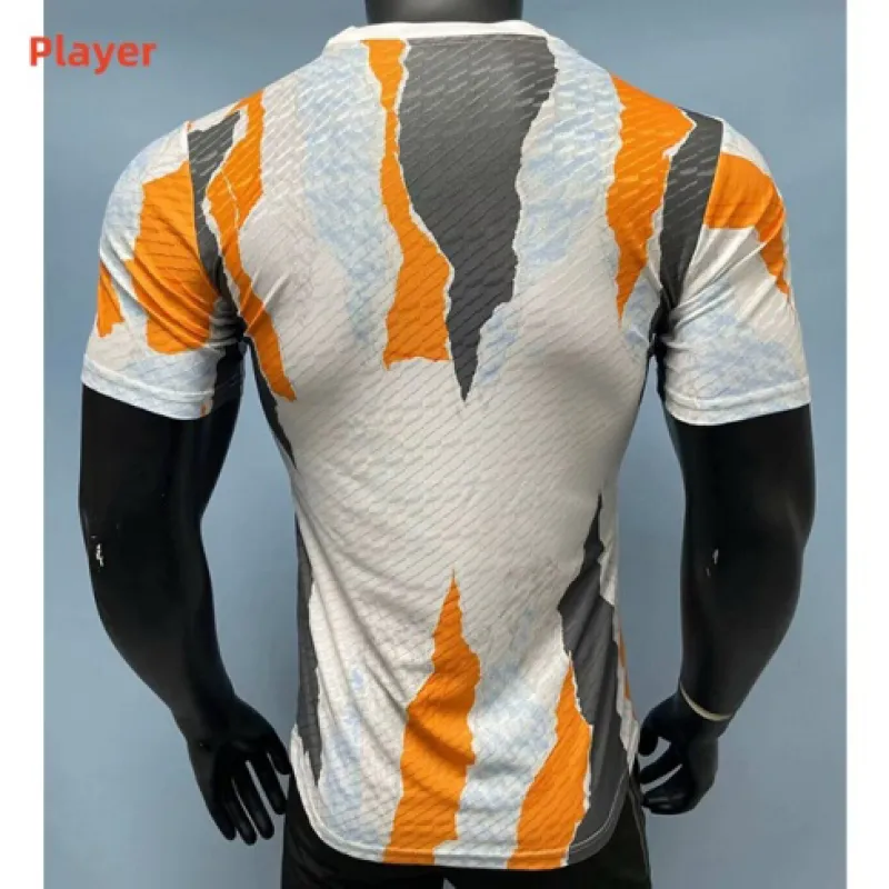Real Madrid Training Player Jersey 2024/25 - White