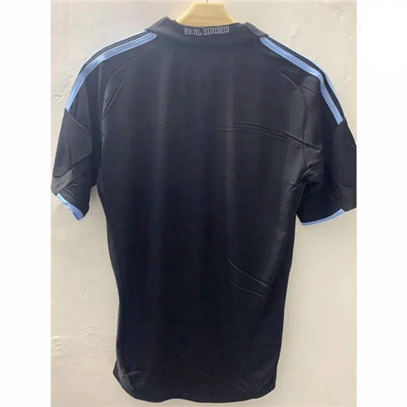 Maillot rétro du Real Madrid  2009/10 extérieur - Noir
