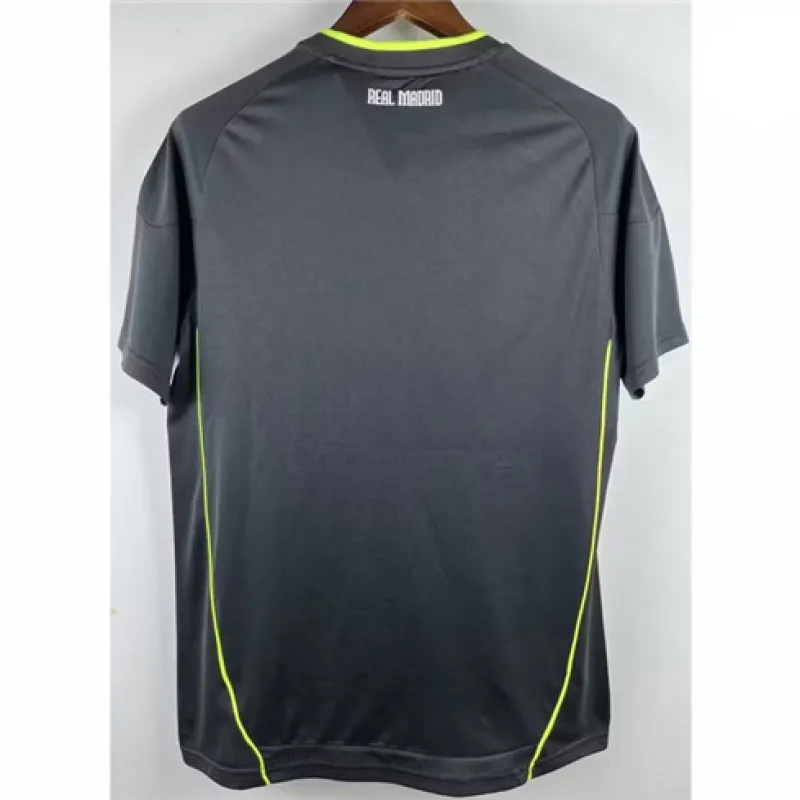Maillot rétro du Real Madrid  2010/11 extérieur - Noir