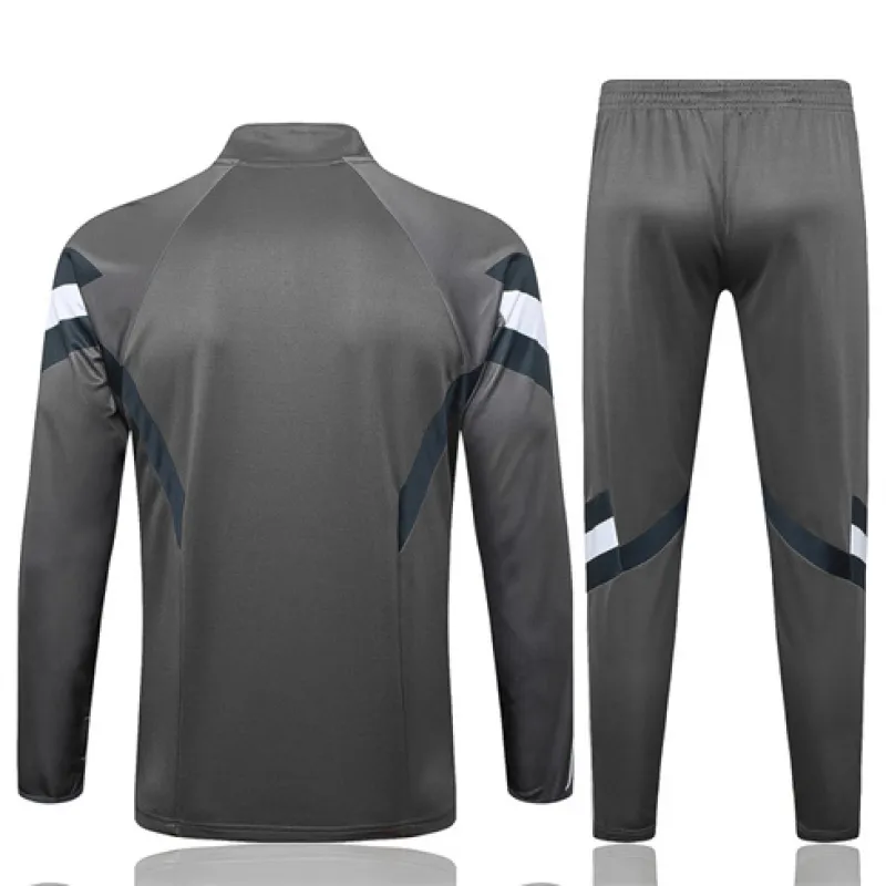 Vêtements de sport du Real Madrid 2024/25 - Gris