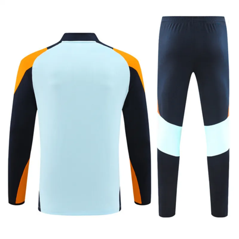 Vêtements de sport du Real Madrid 2024/25 - Bleu