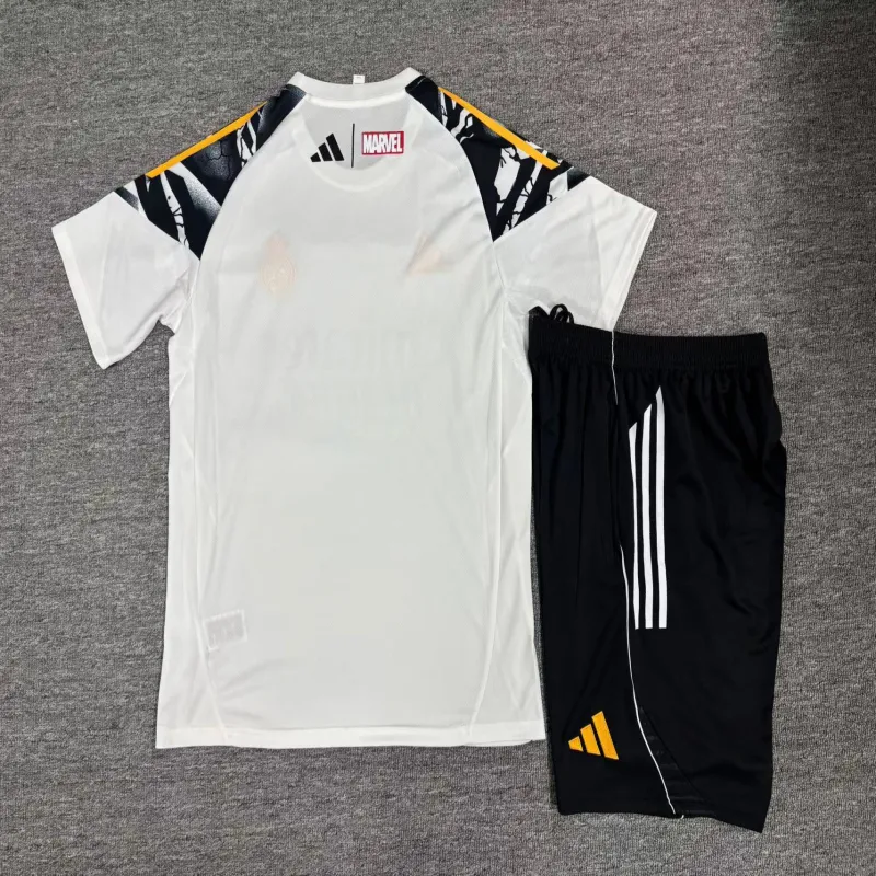 Real Madrid 2025/26 Conjunto de Entrenamiento Infantil blanco