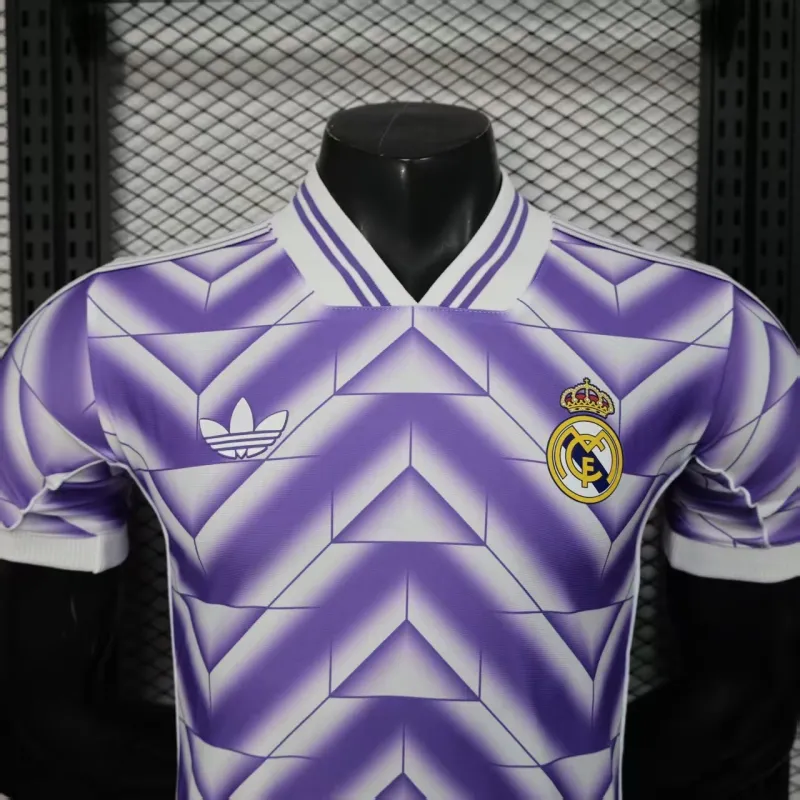 Real Madrid Maillot de Joueur Édition Spéciale 2025/26 - Violet