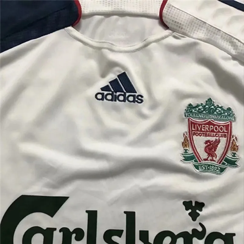 Camiseta retro de fuera de casa de Liverpool 2006-07 - Blanca