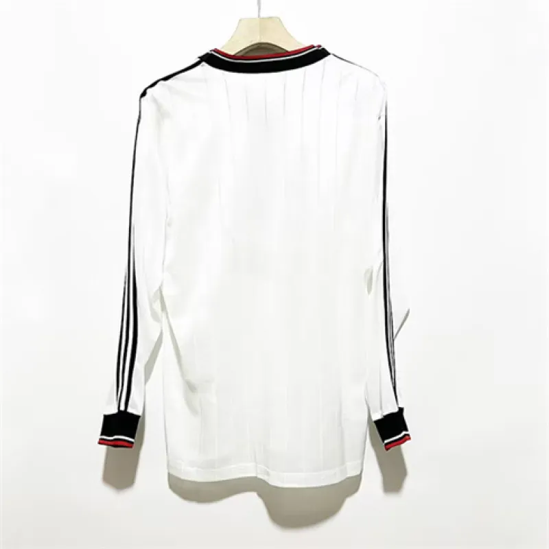 Manchester United 1982/83 Away Long Sleeve Retro Jersey - White