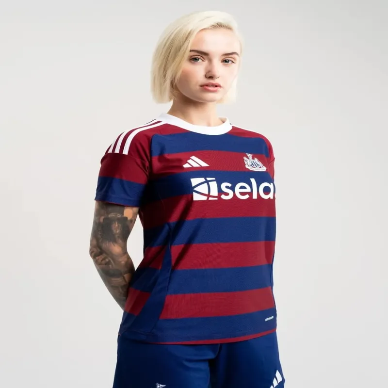 Newcastle United 2024/25 Frauen Auswärtstrikot - Rot/Blau