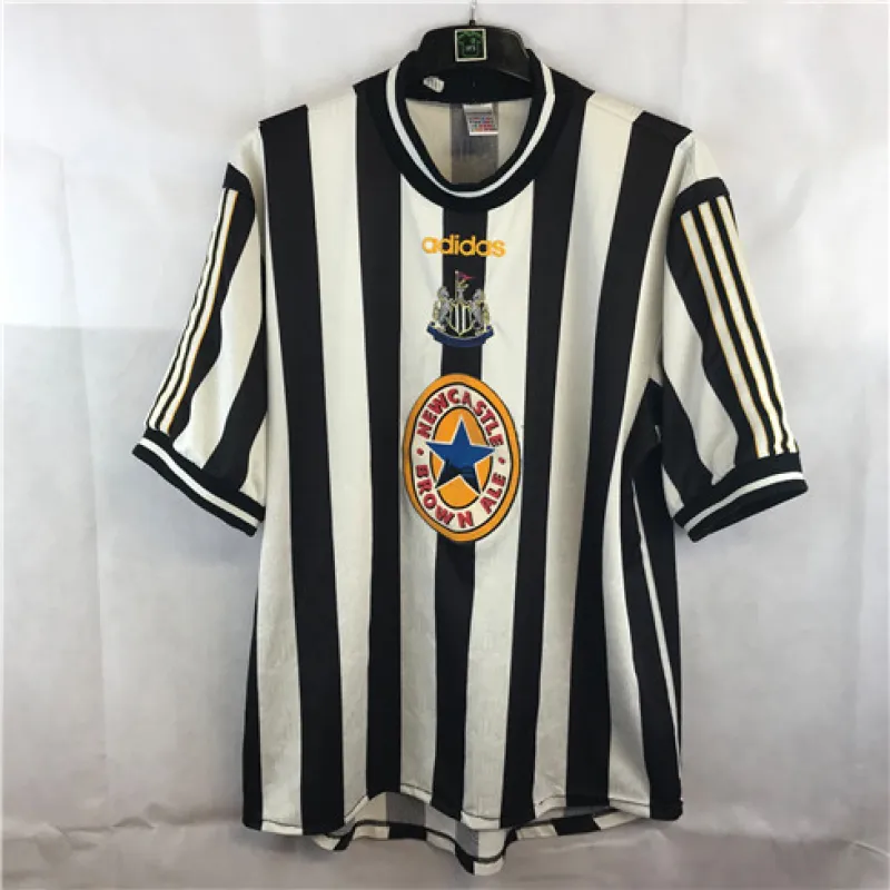 Maglia di casa retrò di Newcastle United 1997-99 - Nero/Bianco