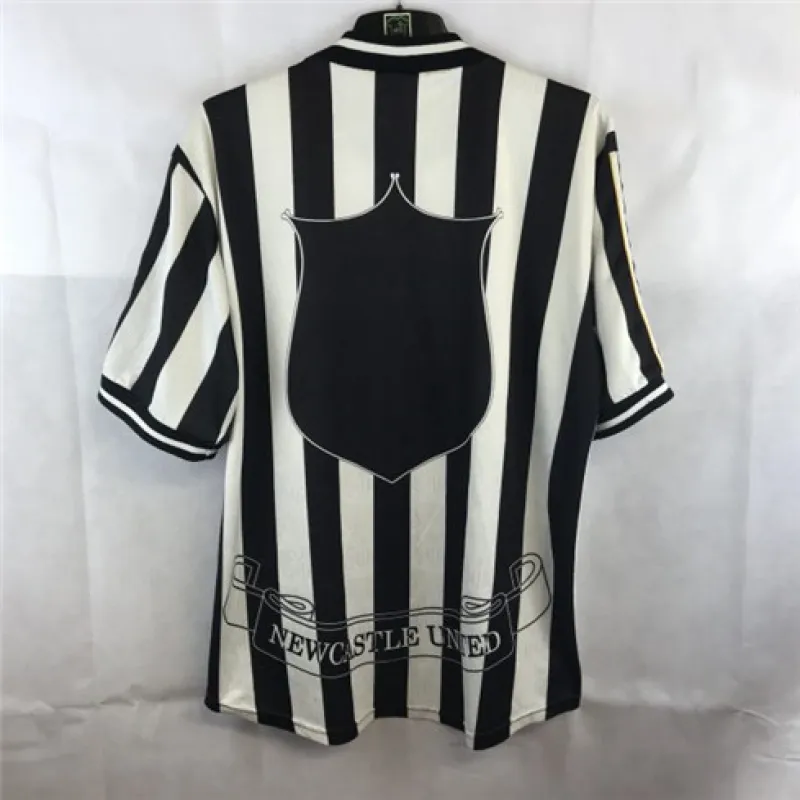 Maglia di casa retrò di Newcastle United 1997-99 - Nero/Bianco