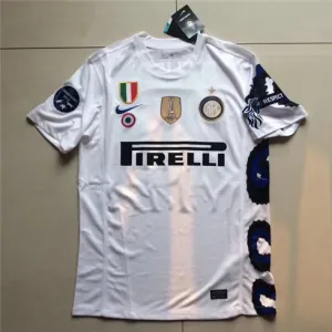 Camiseta de fuera retro del Inter Milan 2010/11 - blanca