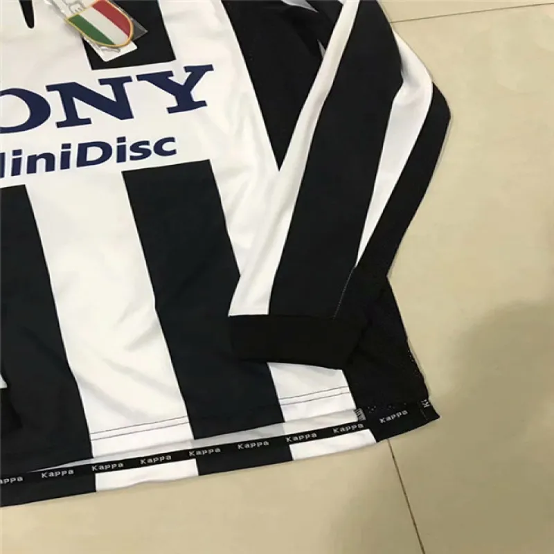 Maglia retro di casa con maniche lunghe della Juventus 1997/98 - Bianca