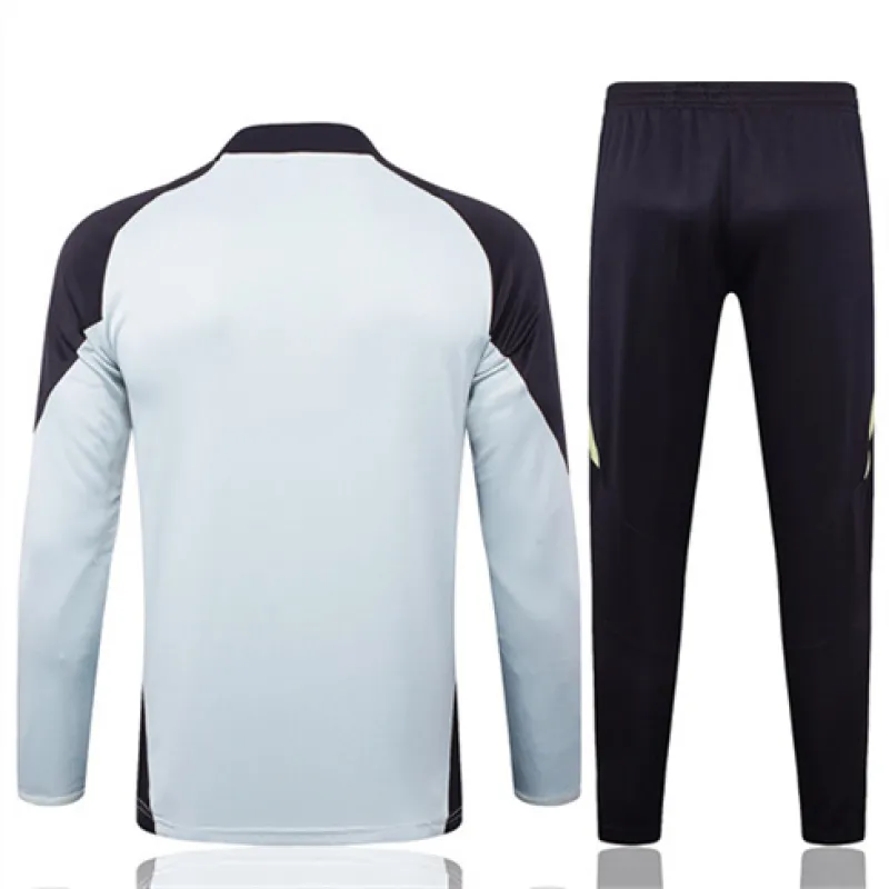 Ropa deportiva de Juventus 2024/25 - gris claro