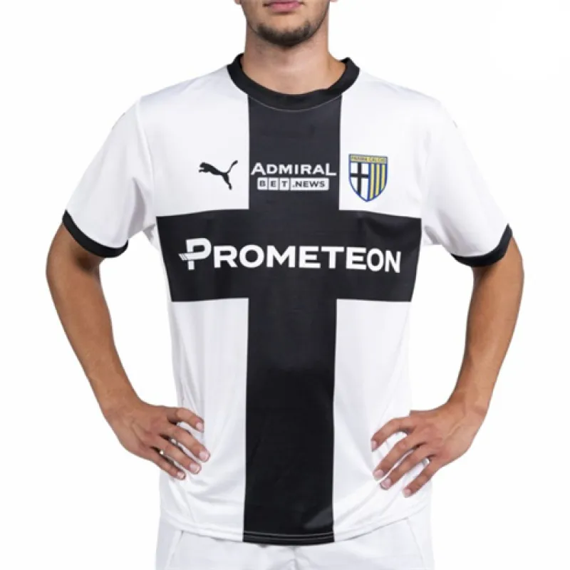 El jersey local 2024/25 de Parma - Blanco