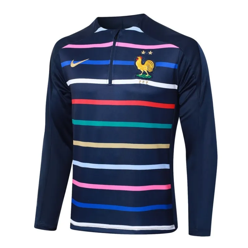 El traje deportivo y los pantalones de la selección nacional francesa para la temporada 2024/25 - con patrones azules