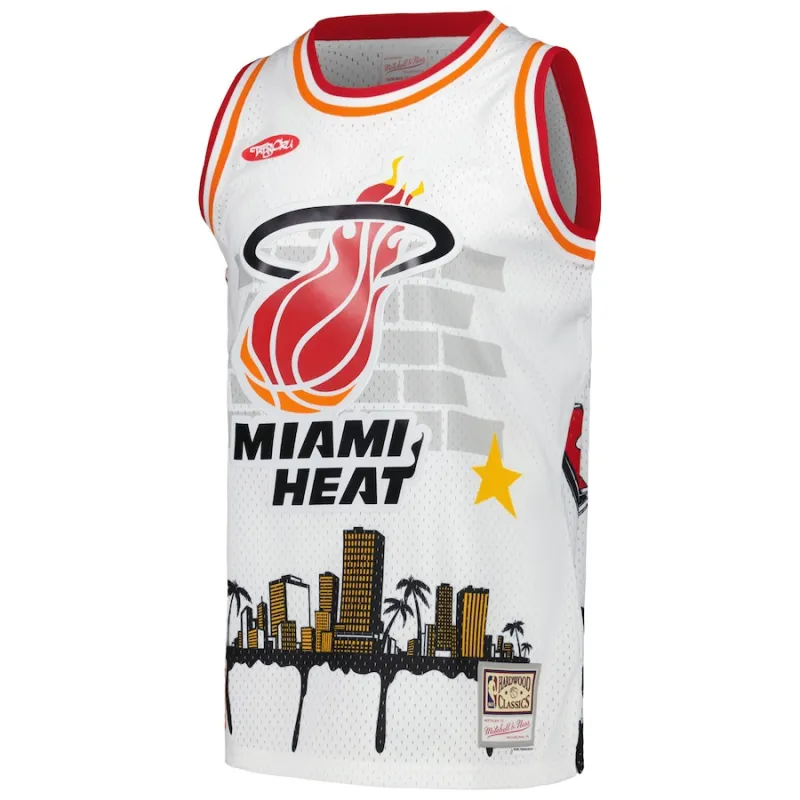 Camiseta de moda de los Hardwood Classics Miami Heat Mitchell & Ness x Tats Cru - Blanco